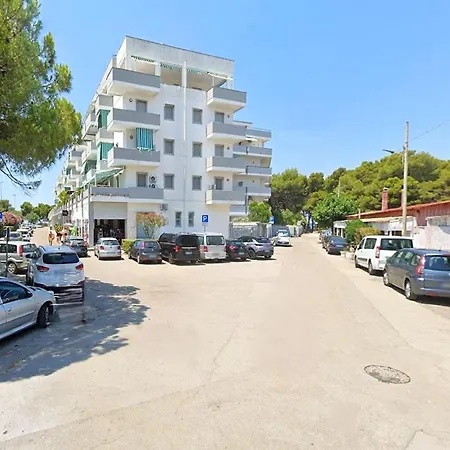 公寓 In Rivabella Near The